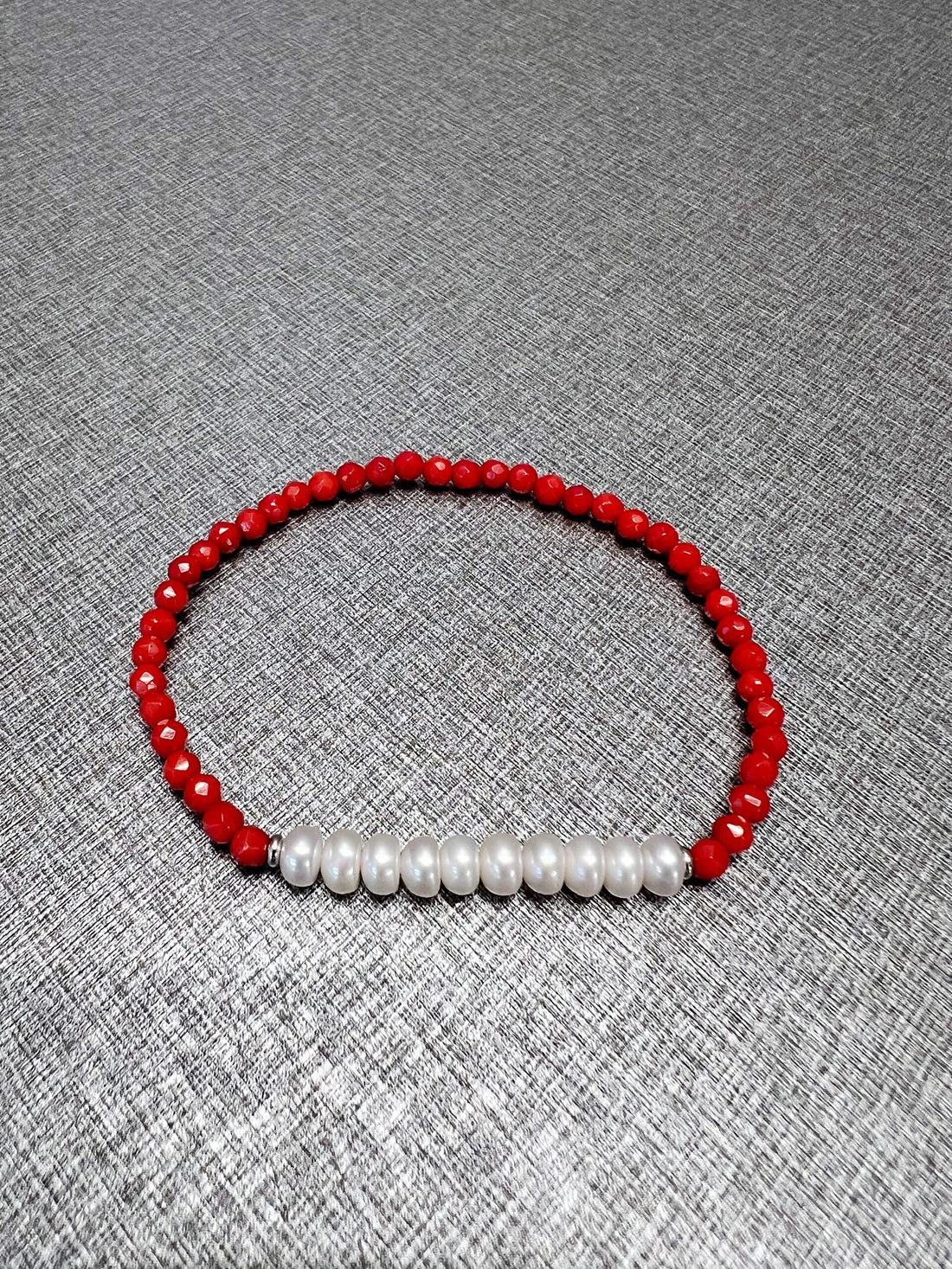 Mikiko Mademoiselle | Bracciale Fresh Water con pietre rosse